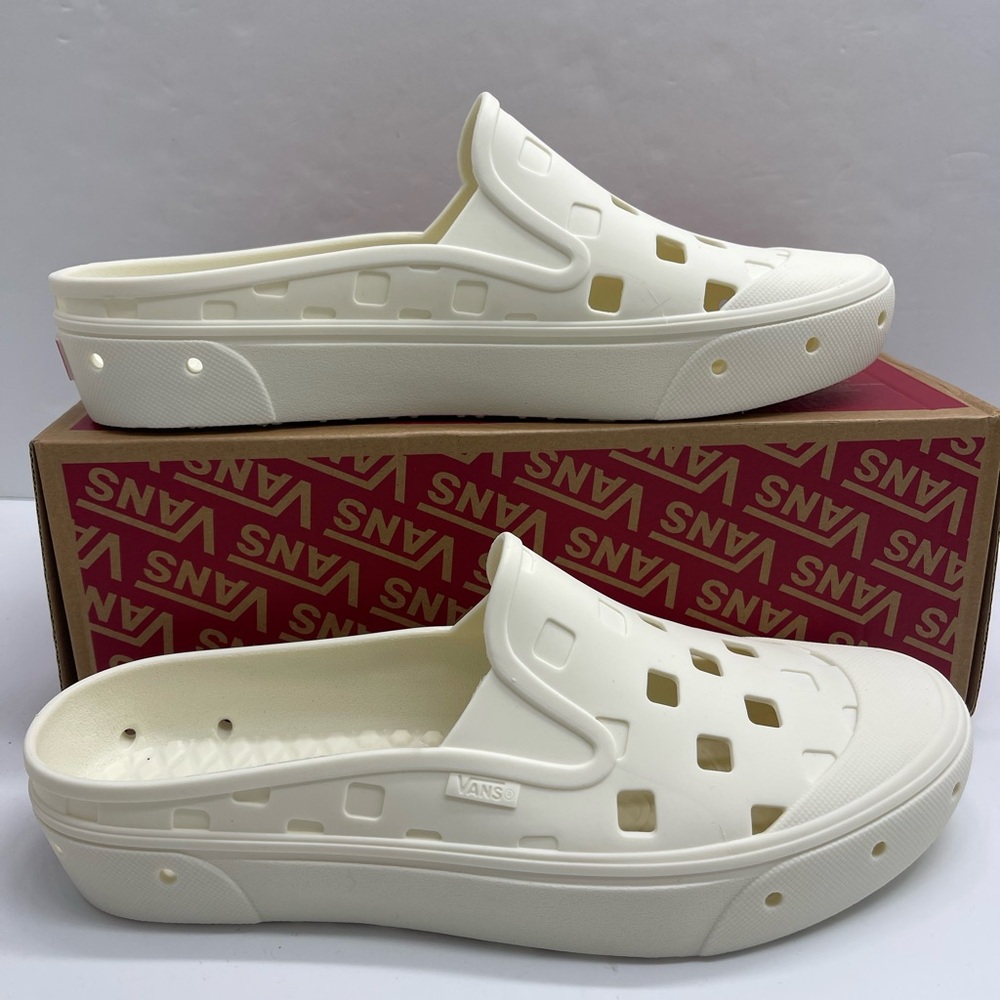 Vans Men’s Slip-On Mule Trk
Marshmallow
VN0005V8FS8 Cream Perforated Mules